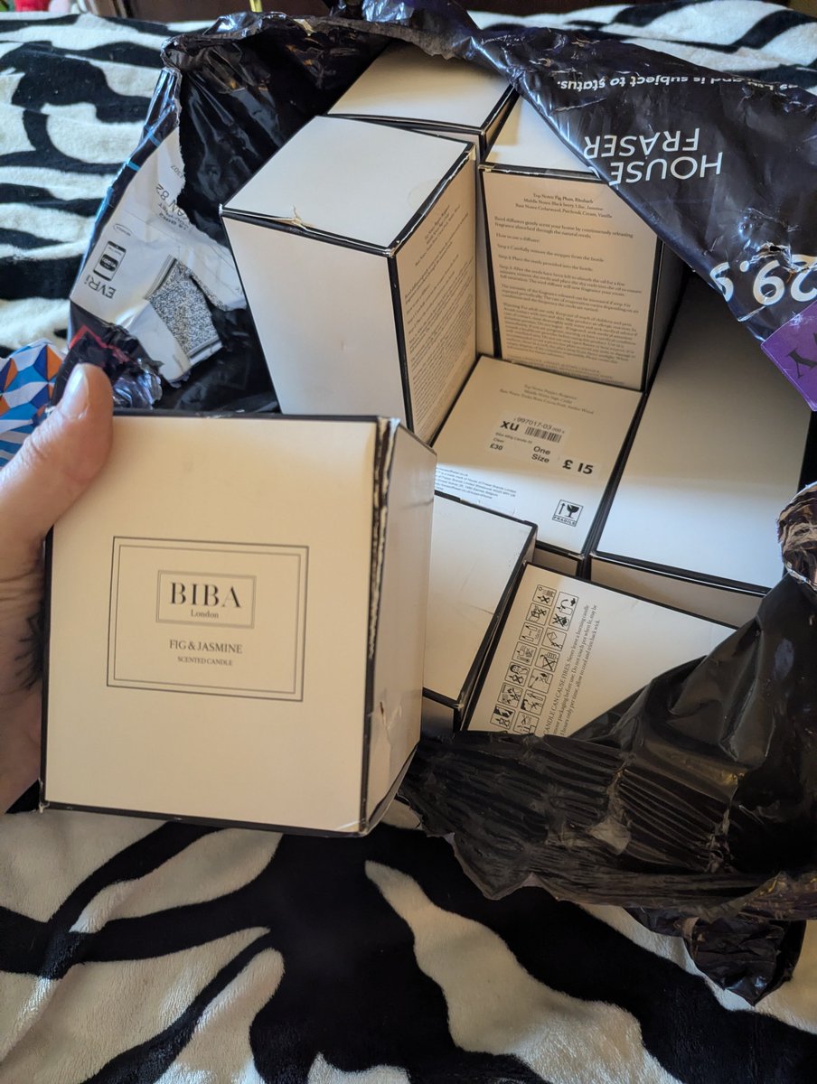 gxorgxxx's tweet photo. @houseoffraser Literally just chucked loose in the bag so the packaging is destroyed. Why you didn't have used a box. Instead you've just ruined lots of gifts. The towels have multiple pulls in them. Aren't these things being noticed? I'm very disappointed👎🏼 #QC #QualityControl https://t.co/7S0tBauZ3b