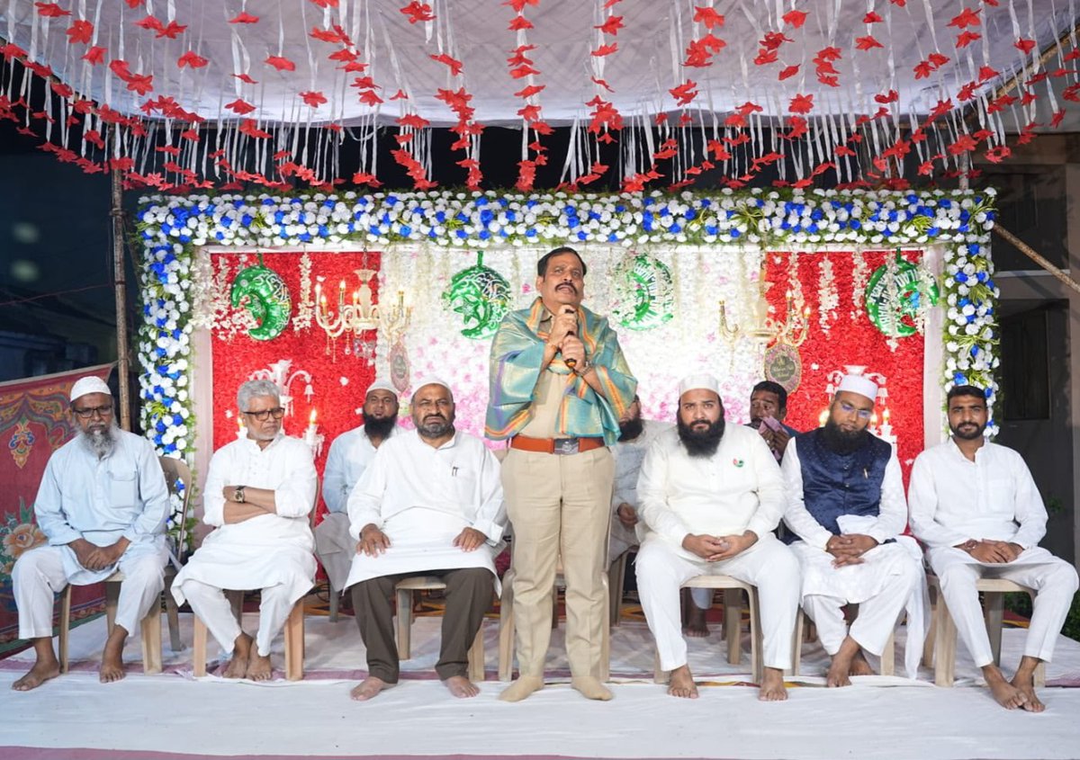 JamalSharef_Adv's tweet photo. Milad-un-Nabi sallallahualihiwasalam Programme 0n 4.9.2026 at Ek-Minaar Chowrasta Girnigadda Jangaon..
Organized by Jamal Shareef Advocate Jangaon District.. https://t.co/sfS7yHSTeJ