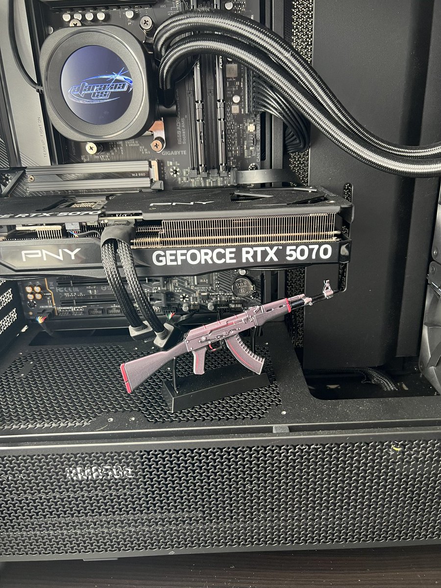 icesickCS's tweet photo. Shoutout my wigga chap for the redline https://t.co/fyBUFjA4r4
