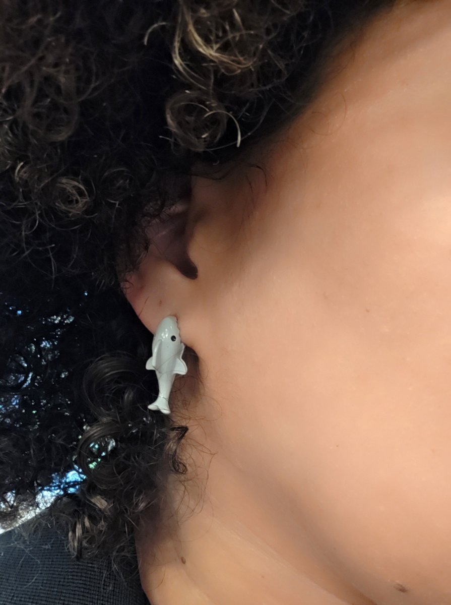WinnieDaPrinter's tweet photo. #Shark earrings.. they are so cute! What do you think? 🦈🐟🌊 #Ocean #OceanLife #MarineLife #ScubaDiver #Diver https://t.co/2zGg8bg5hT