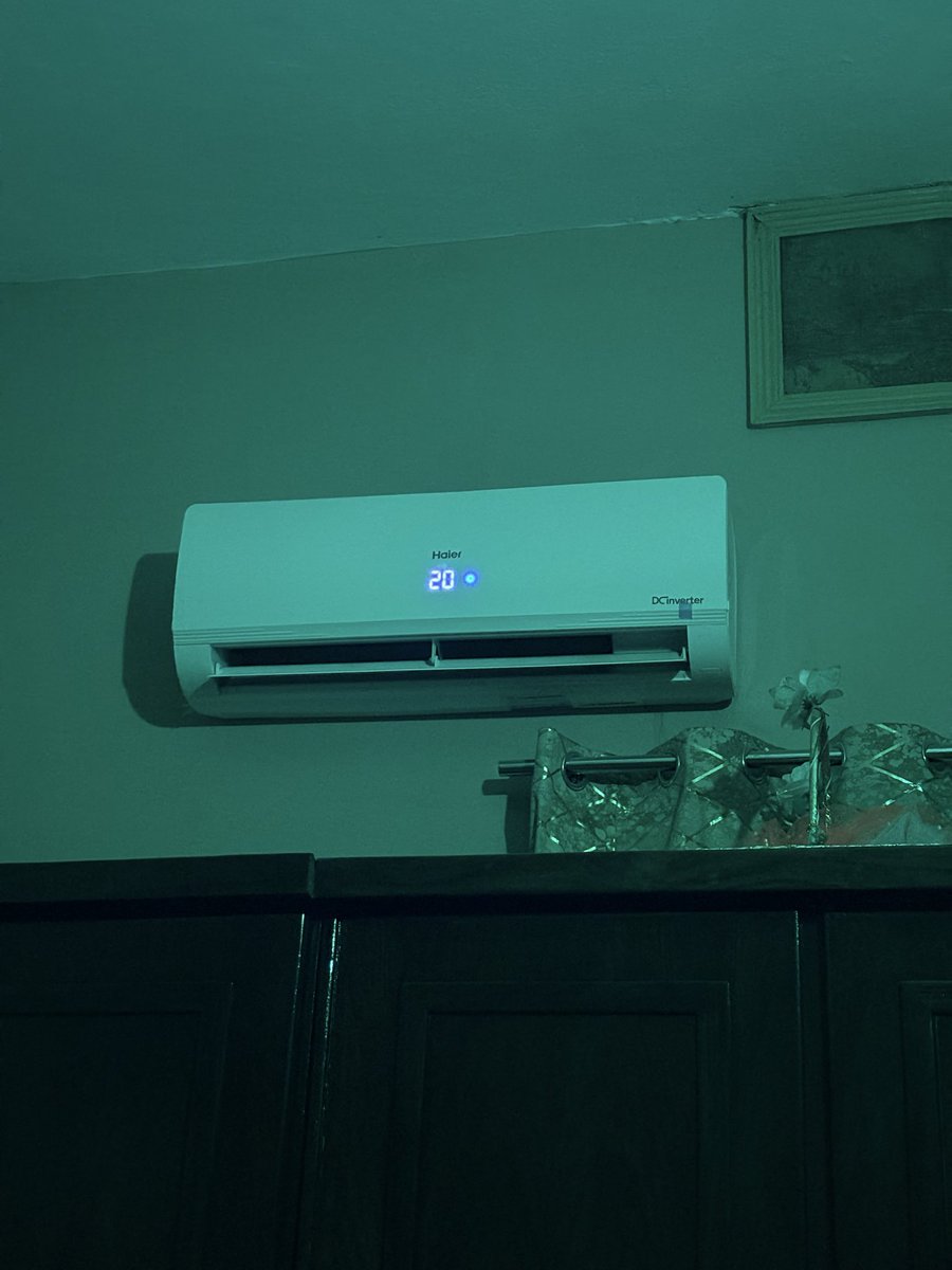 ApkiPohnchSeDur's tweet photo. why does every desi household only run AC on even numbers?? 18, 20, 22… &amp; never 19, 21, 23😭someone explain this to me 😭 https://t.co/S5aYc6K5QE