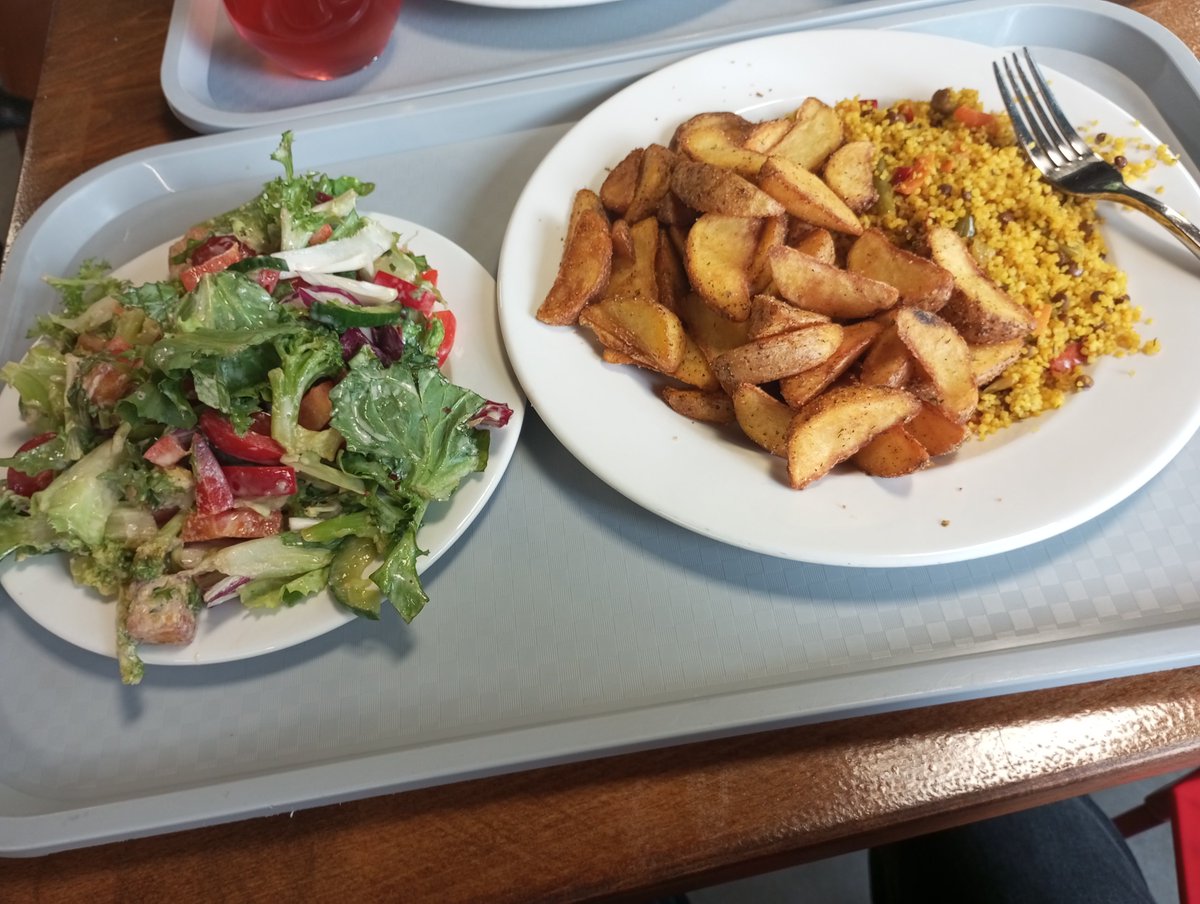 Em11y_662's tweet photo. Lunch during a trip to the zoo
#lunch https://t.co/YeNCPvOeHG