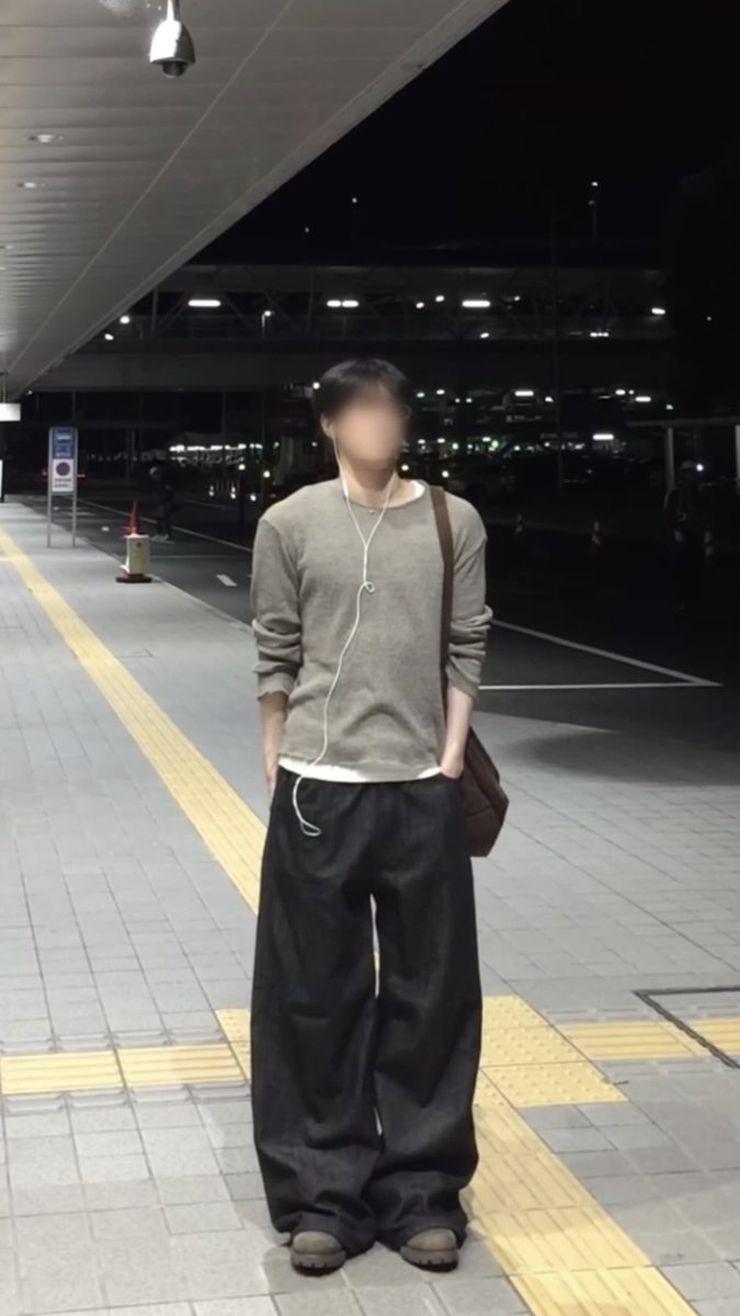 n_sn_____'s tweet photo. 秋はこんな服装が気分 https://t.co/KQfcL8YBES