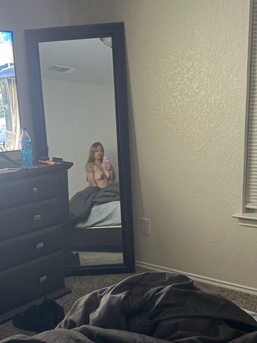 eeepyangel's tweet photo. whos tryna have me like this rn satx? https://t.co/FbnuQOBSIU