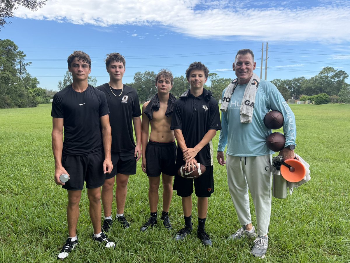 ByfieldNoah's tweet photo. Great work today throwing with my boys 🏈 Getting the concepts and routes in, sharpening the timing, and dialing everything in. Staying consistent and putting the work in every day. @patohara17 @crucibletechqb @Brady_yungbull1 @ColeGogginmih8 @Elite11 @QBHitList @OviedoFBRecruit https://t.co/9FJK3tcDVX