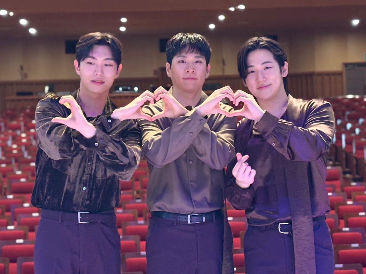 Libelante_twt's tweet photo. [BRILLERA LIBELANTE IN BUSAN]
🫶🏻🫶🏻🫶🏻🩵🩵🩵

#Libelante #리베란테 
#김지훈 #KimJiHoon 
#진원 #JinWon
#노현우 #RohHyunWoo https://t.co/4q72WSjq4f