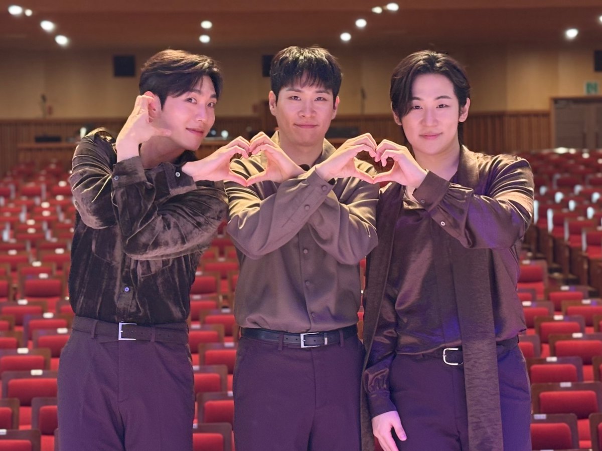 Libelante_twt's tweet photo. [BRILLERA LIBELANTE IN BUSAN]
🫶🏻🫶🏻🫶🏻🩵🩵🩵

#Libelante #리베란테 
#김지훈 #KimJiHoon 
#진원 #JinWon
#노현우 #RohHyunWoo https://t.co/4q72WSjq4f