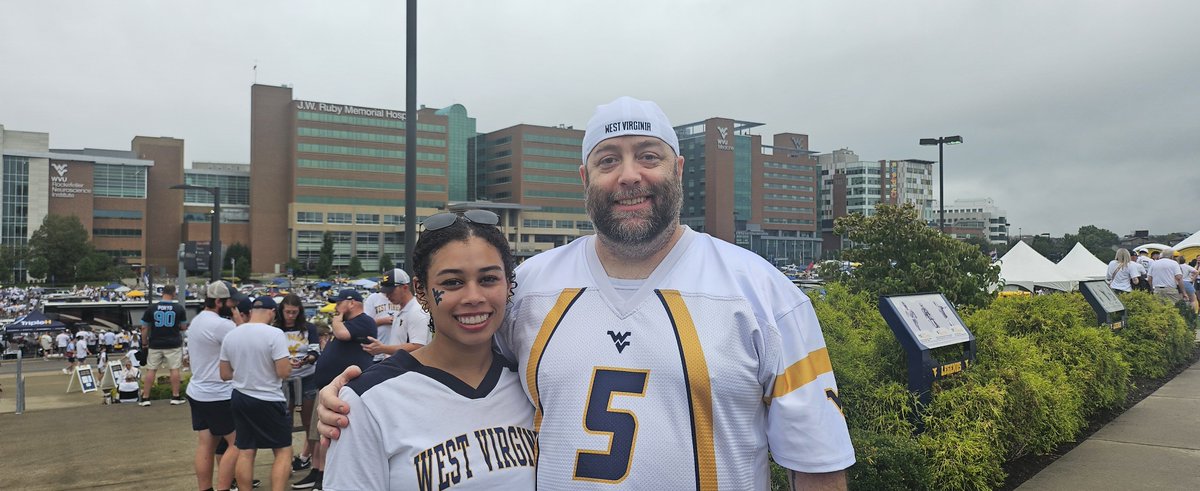 KefferJason's tweet photo. @WVUSports @WVUfootball #wvugame

Nothing like going to the game with my daughter who is now a WVU Student! https://t.co/7NMjyeXUaV