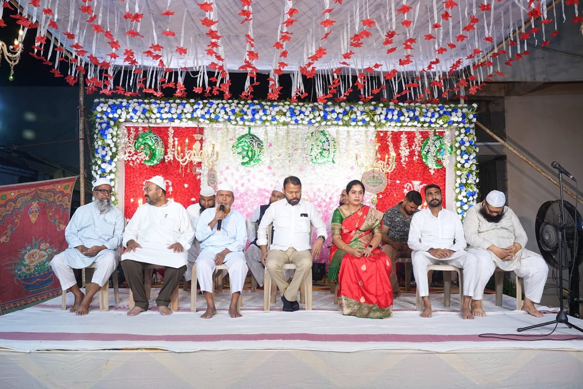 JamalSharef_Adv's tweet photo. Milaad Un Nabi Sallalahu alaihiwassalam Programme at Girnigadda Ek-Minaar Chowrasta Jangaon..
Organized by Jamal Shareef Advocate Jangaon District https://t.co/9G4J2YAIs0