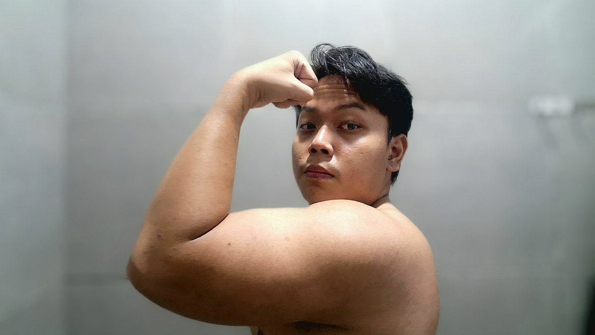 dssaktiargo's tweet photo. #biceptember ? #triceptember ? https://t.co/DVx9NnxxTr
