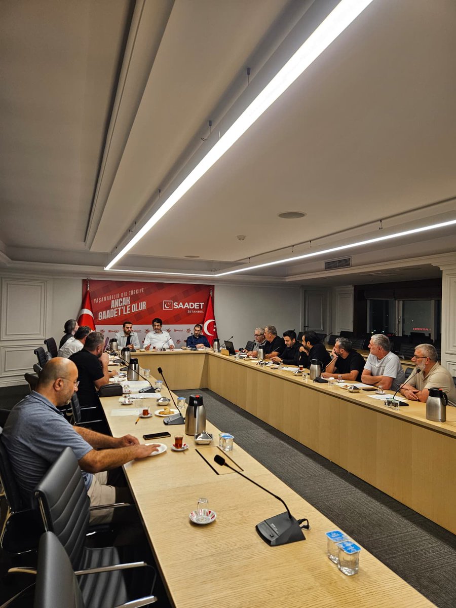 esderistanbul's tweet photo. ESDER İstanbul Teşkilatı olarak ilk yönetim toplantımızı Genel Başkanımız Sayın Mahmut Çelikus'un katılımlarıyla, Saadet Partisi İstanbul İl Başkanlığımızın ev sahipliğinde gerçekleştirdik.
​#ESDER #ESDERİstanbul #İstanbul https://t.co/08oJtQoD29