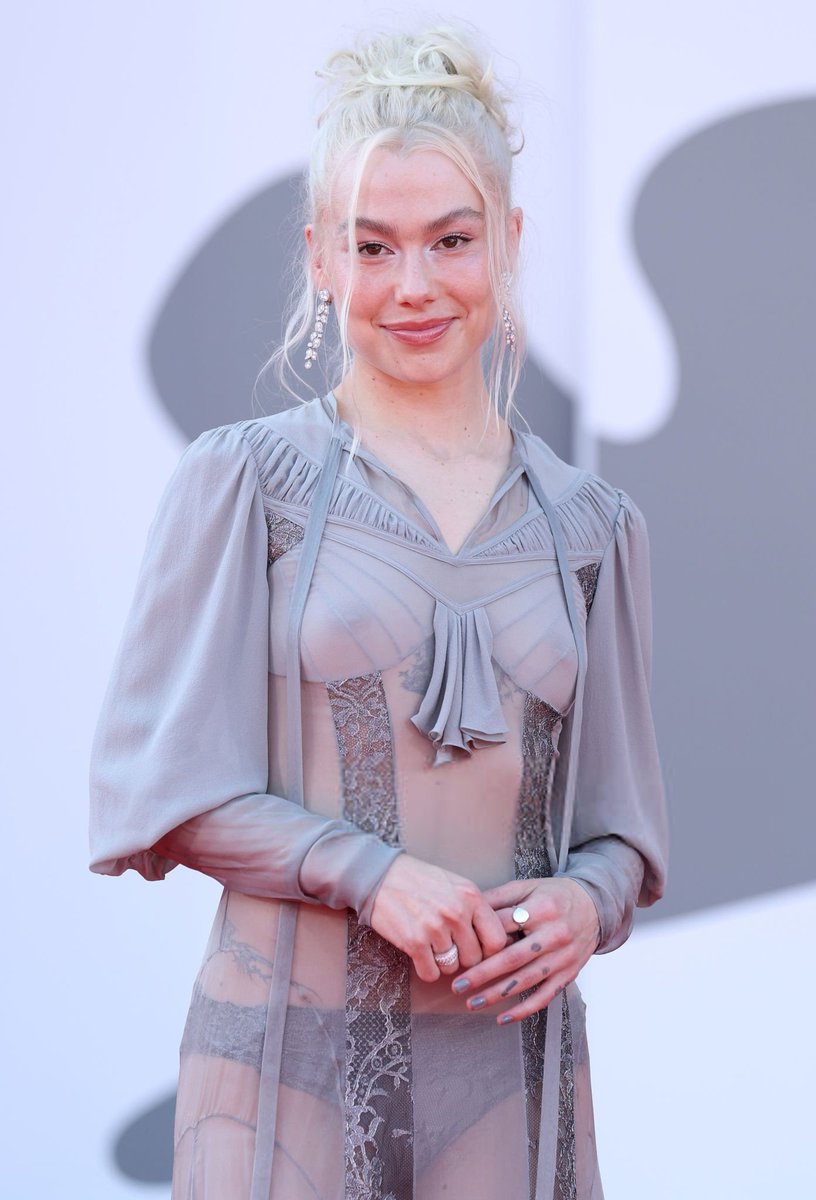 21metgala's tweet photo. Phoebe Bridgers attends the "Primetime" Screening during the 83rd Venice International Film Festival. https://t.co/u9HIgqcO4q