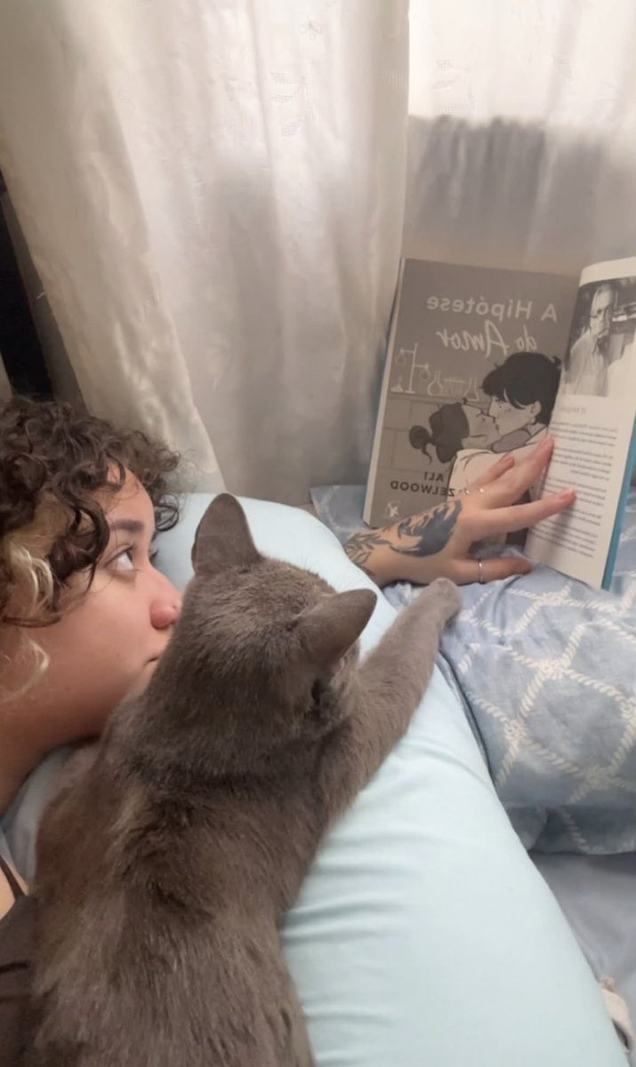 4imeudeus's tweet photo. tem gateiros leitores nessa rede também?

#gatos https://t.co/YjFPgB2OhF
