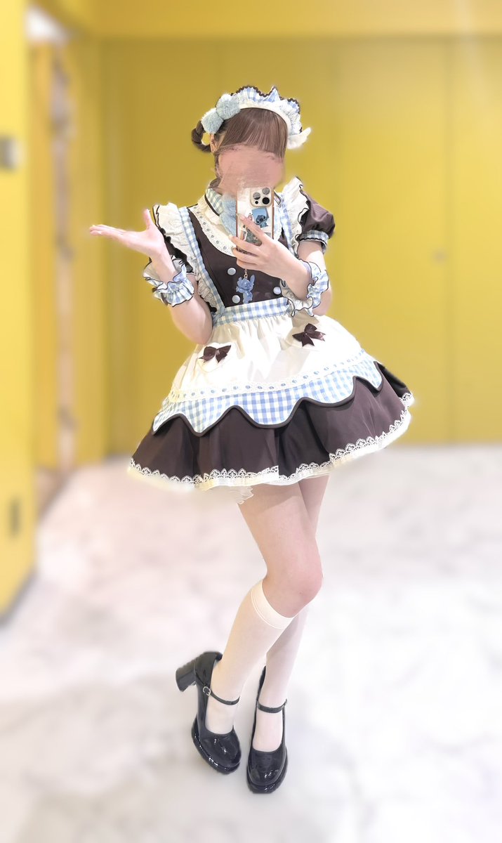 m_ko1207's tweet photo. あっとほぉーむカフェすみっこ🩵
ねぼけさんとお揃い魔法❓どーなつ🍩 https://t.co/xfGBmcrwb9