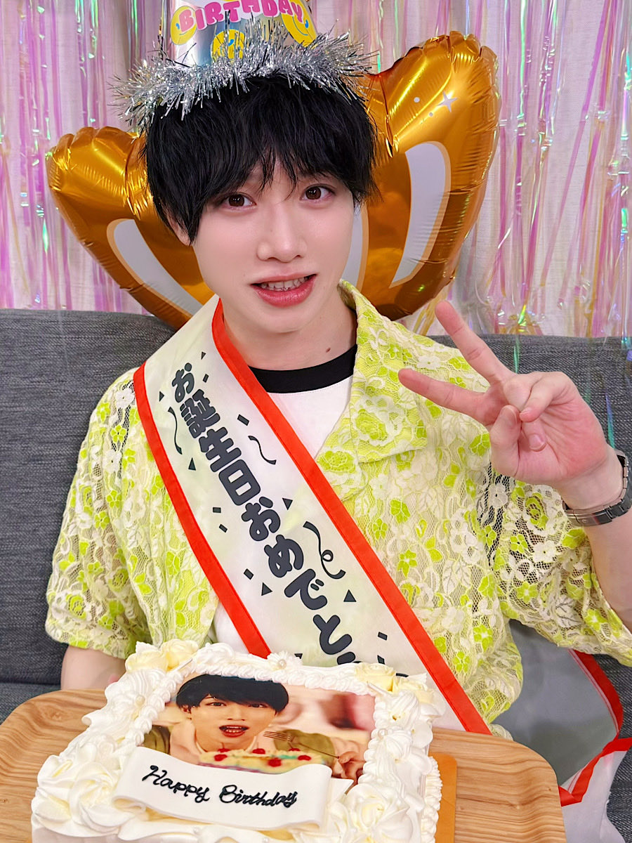 Keisukeueda_P's tweet photo. ／
🌱植田圭輔バースデー
　うえフェス2026
📣BD当日配信イベント✨
＼
遅くまで、ご視聴
ありがとうございました🙏

素敵なお誕生日になりました🌱
37歳になった植田圭輔も！
よろしくお願い申し上げます✨

リアルイベントも
お待ちしております✨ https://t.co/afpJ8qhI6I