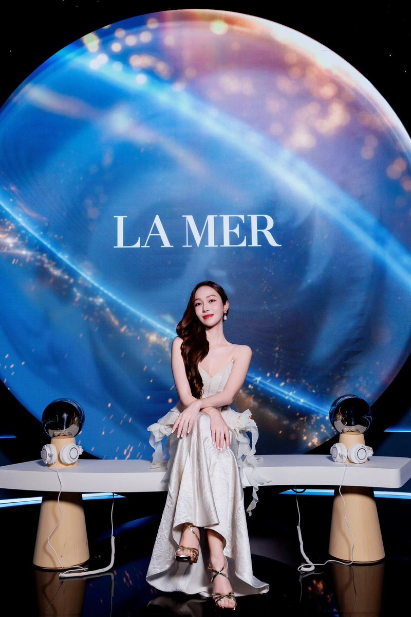 timeto_jsy's tweet photo. 250906 샤오홍슈

🧜🏻‍♀️🌊🐚🫧
Soft magic in every moment✨#Lamer 
 
#제시카 #Jessica #JessicaJung https://t.co/KQHPd3EmWw