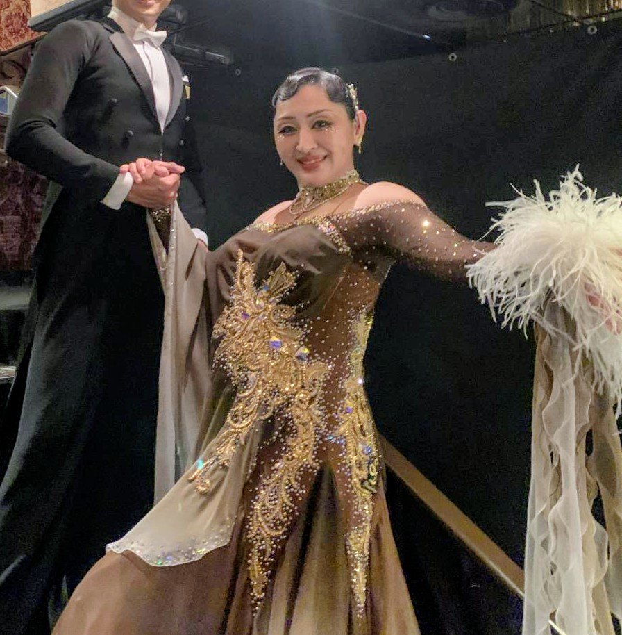 kinkankinkanext's tweet photo. 最近は、ダンスの人になリました✨
まぁまぁ楽しんで生きています。
バーのスーパーアルバイターにもなったりで忙しやです！ https://t.co/p86fUEXWAg