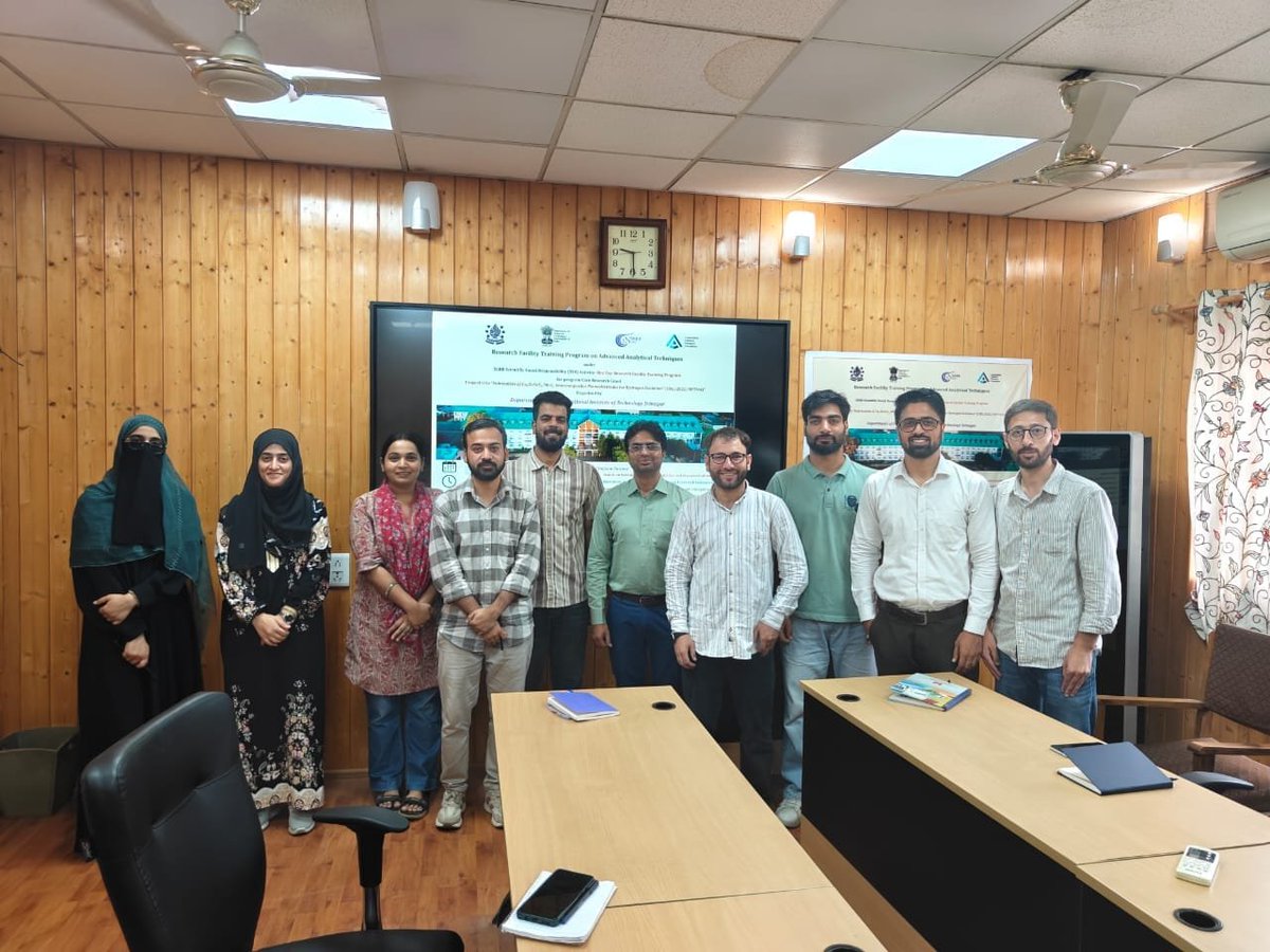 nitsriofficial's tweet photo. ๐ฌ NIT Srinagarโs Physics Department organized three SERB-SSR programs under ANRF, offering students, faculty & scholars hands-on exposure to advanced research tools and techniquesโfrom Raman spectroscopy & XRD to FESEM, GC-MS & 3D laser printing.
#NITSrinagar #ANRF #SERB https://t.co/DQDwG3vXMo