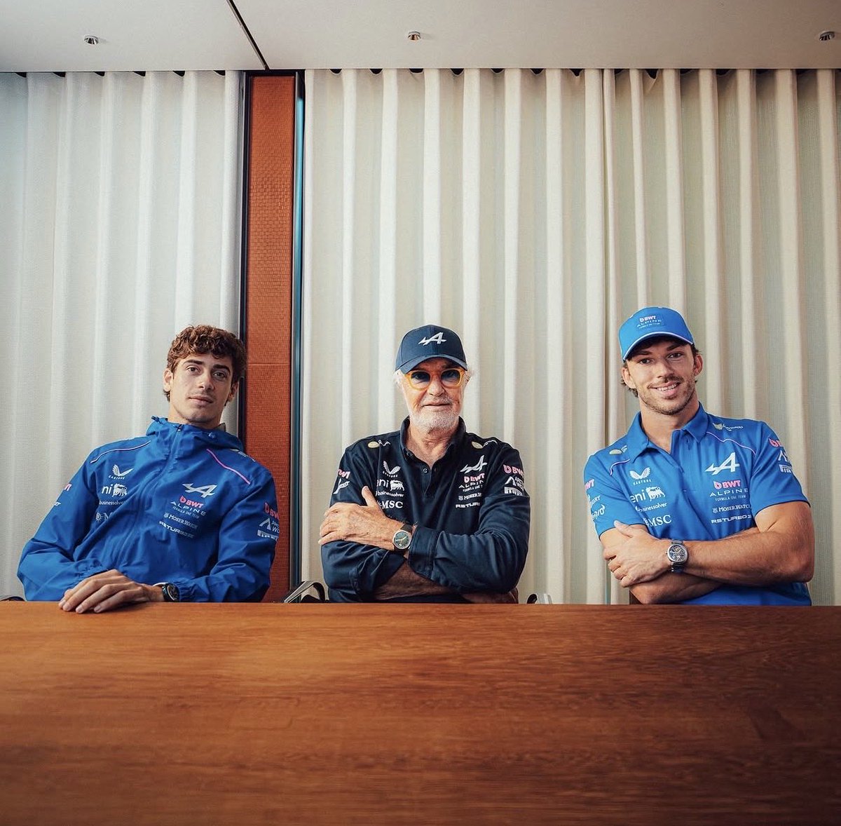 ANPeix's tweet photo. Por favor, no vuelvan a dudar de este hombre. Lo hizo con Benetton, lo hizo con Renault y ahora está levantando a un Alpine que agarró muerto en vida.

Nos pueden gustar o no sus formas, pero los resultados vuelven a hablar por él. Más vigente que nunca.

Señoras y señores: DON FLAVIO BRIATORE. 🎩