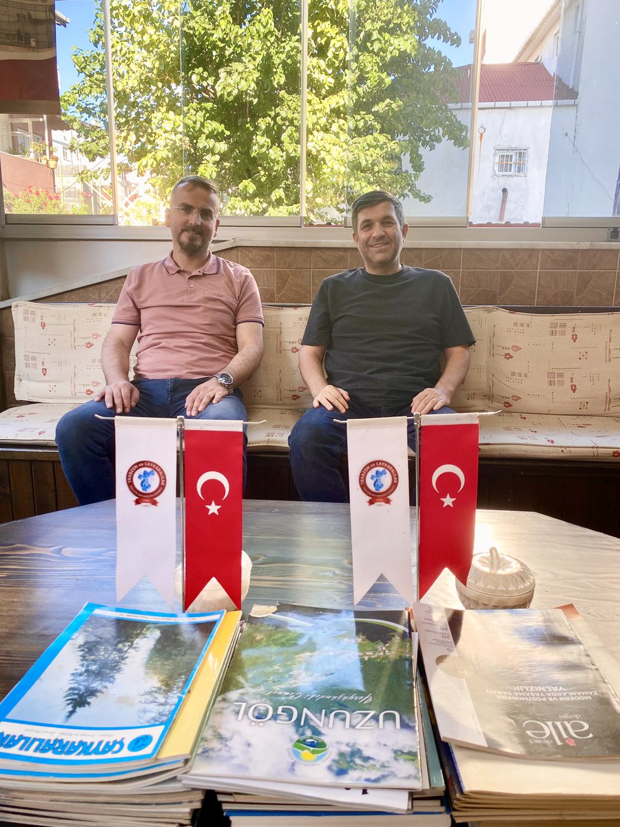 Fatihkaya61's tweet photo. Bugün, Çaykara Belediyesi Özel Kalem Müdürü Sayın Berat Tosun’u Trabzon ve Çaykaralılar Derneğimizde ağırlamaktan büyük memnuniyet duydum. derneğimize ve STK’lara  göstermiş olduğu yakın ilgi ve kıymetli destekleri dolayısıyla kendilerine gönülden teşekkür ediyorum. https://t.co/pSUIz7MtsU