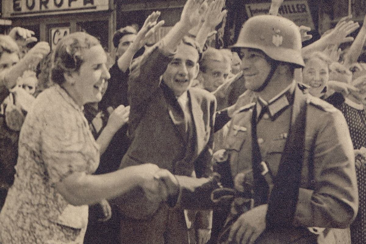 przyby_piotr's tweet photo. Dnia 04.09.1939r. niemiecki Wermacht morduje w Katowicach polskich harcerzy  w wieku 11-14 lat.Nasi bohaterowie prowadzili ostrzał z wieży do wkraczających Niemców. Do największej egzekucji Polaków dochodzi na ul.Zamkowej tu mordują 80 osób.Polaków wskazywali niemieccy sąsiedzi. https://t.co/RWxoQRcBdd