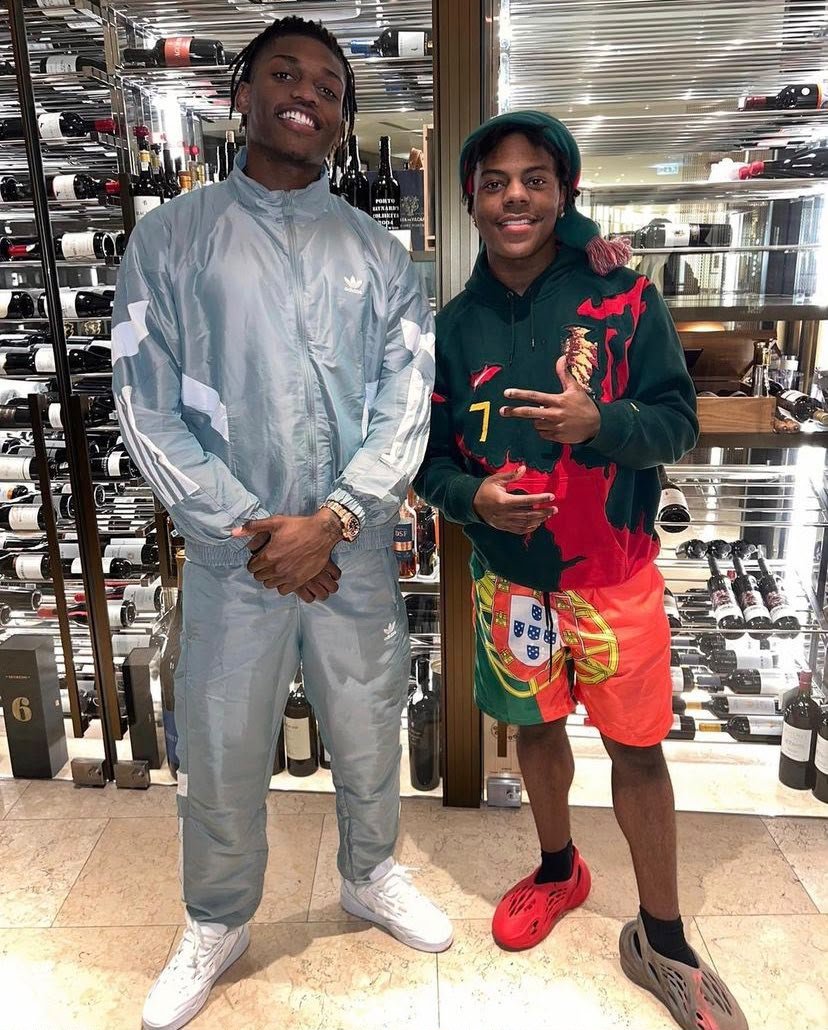 mknews_tr's tweet photo. IShowSpeed, Rafael Leão’nun davetlisi olarak 9 Eylül’de oynanacak Sporting Lizbon - Galatasaray karşılaşmasını tribünden takip edecek. (Celebs Portuguese) https://t.co/6L0uBFyWRw