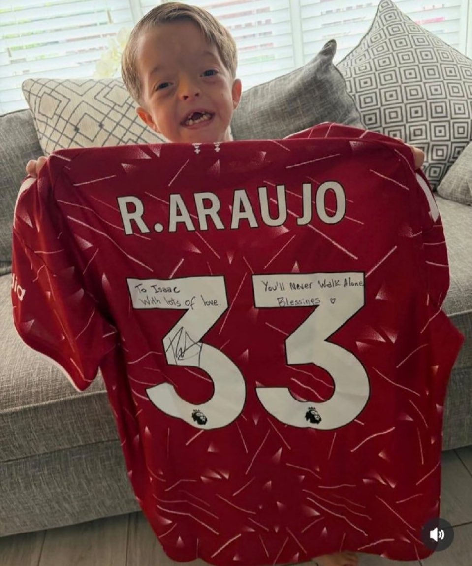 AnythingLFC_'s tweet photo. Ronald Araujo…Top man ❤️ 💪 https://t.co/VKRfgQRbXK