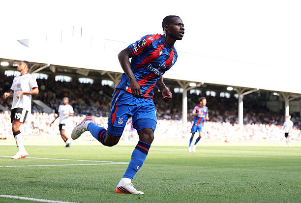BeyondTheFPL's tweet photo. TYREEK MITCHELL WITH A DOUBLE! 🦅🔥

Palace are level against Fulham as Mitchell grabs his second of the game.

Fulham 2-2 Crystal Palace https://t.co/sJMhJp3y5K