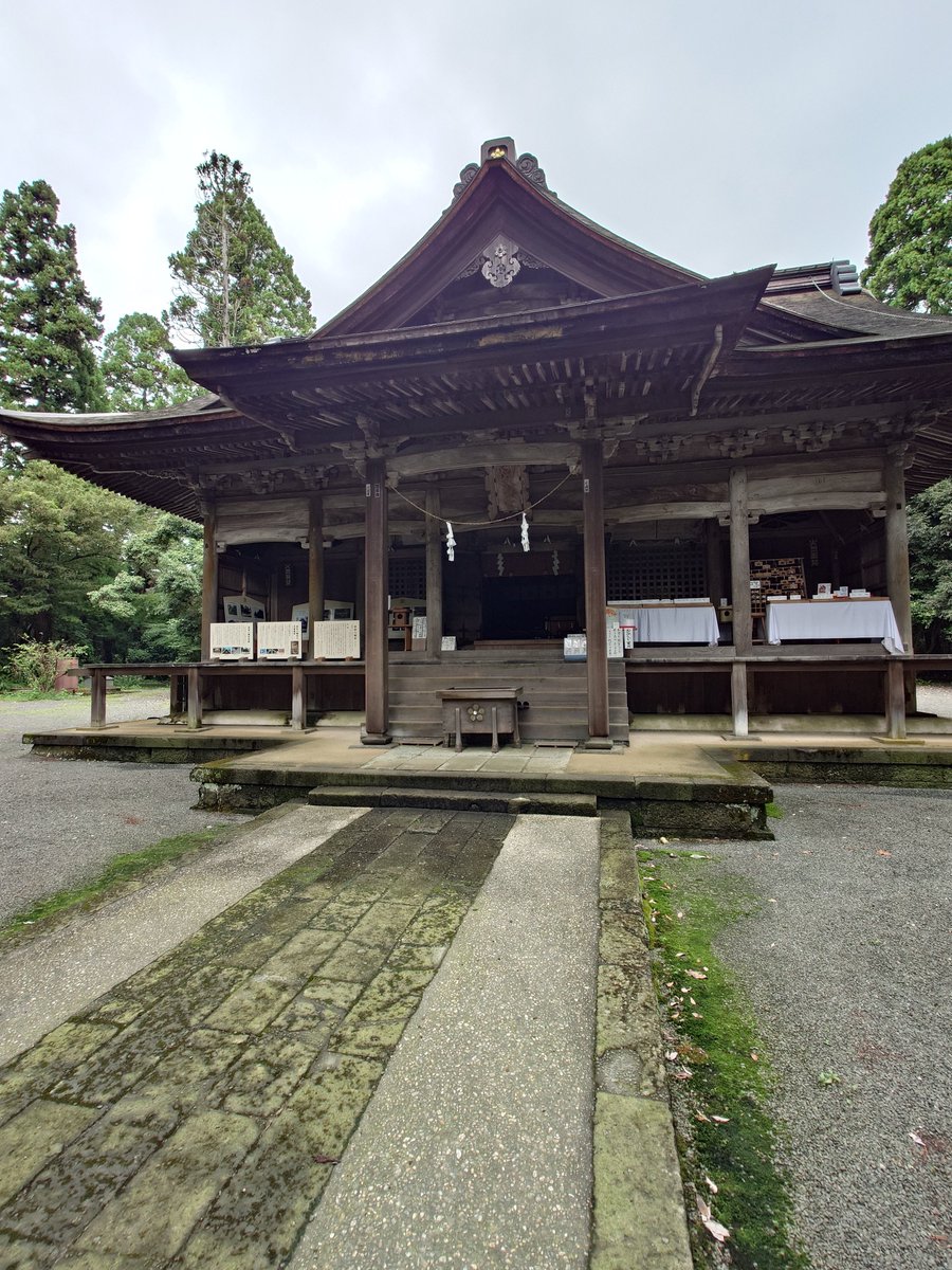 yoshinaka_tomoe's tweet photo. #埴生護国八幡宮(#富山県 #小矢部市)
木曾義仲が戦勝祈願した以降も、加賀藩前田家との密接な関係など、連綿と歴史が息づいています。
鳥居から社殿まで急傾斜の石段が続いていますが、ゆっくりと一段ずつ上がりながら、歴史ロマンに想いを馳せるのも乙だなと☺️
#木曽義仲
#前田利長
#History
#OYABE https://t.co/H7iJPbWArS