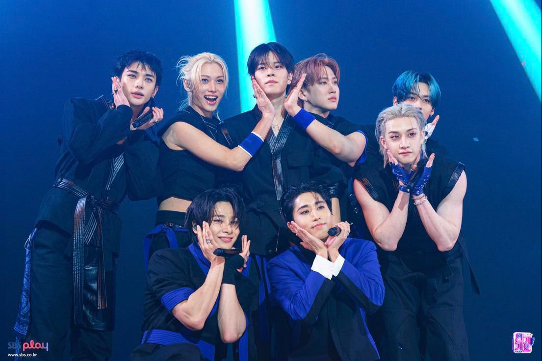 StayUnited22's tweet photo. 🎧 استی ها پلی‌لیست‌های خفن اسکیز  🔥

SKZ-REPLAY 2026 Pt.1 | THIS &amp; THAT

https://t.co/XwEQCR79B3 

Stray Kids Songs in Order
https://t.co/ECShyLgvts 

hype playlist
https://t.co/PnB8VmYAsP

Stray Kids Discography
https://t.co/DozH6KCLiq
#StrayKids #StayUnited #SKZ_PLAYER https://t.co/k8pHREkPoA