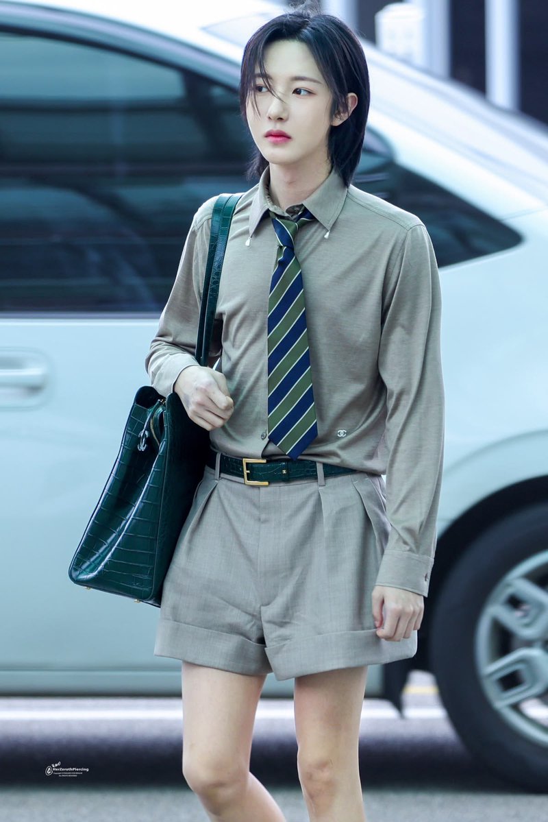 f4gjun's tweet photo. as an expert in renjunism this are the top 3 renjun airport outfits https://t.co/UG8FoPC8BC