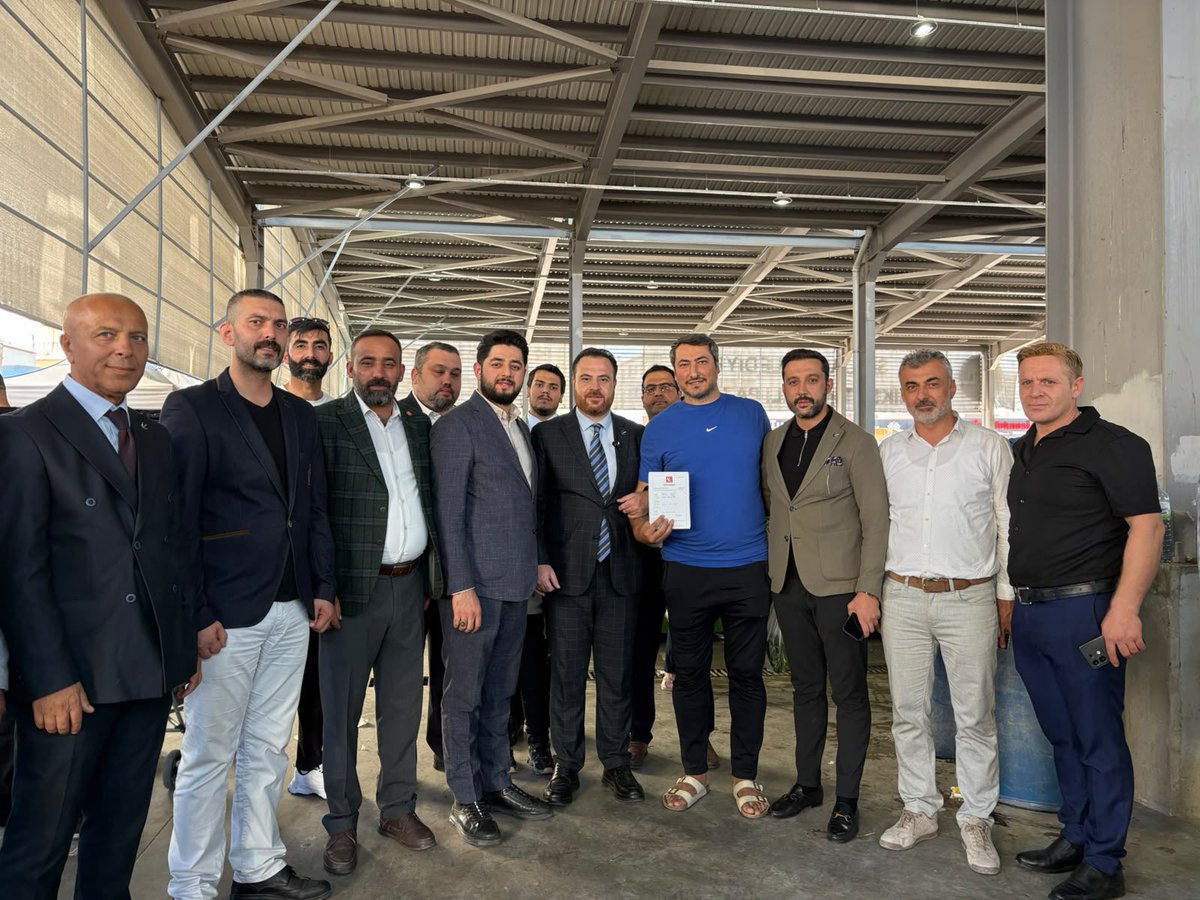 melihguuner's tweet photo. 📍Sincan | Yenikent 

Yenikent Pazarını ziyaret ettik.

Mazot 90 Lirayı geçti. Ürünlerin pazara geliş fiyarları arttı. Vatandaş pahalılıktan şikayetçi, pazarcı maliyetlerden şikayetçi. Alanda satanda zararda. https://t.co/lAEenbfP25