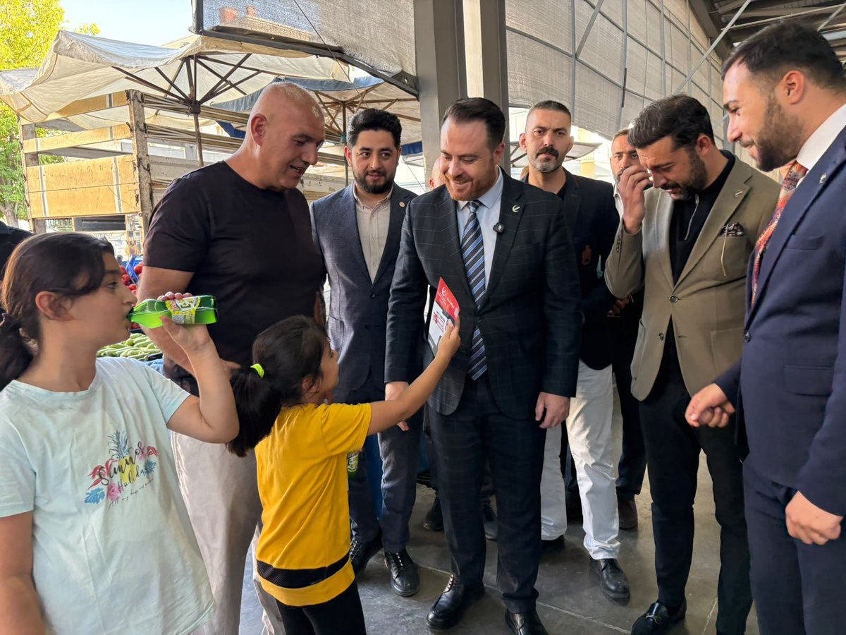 melihguuner's tweet photo. 📍Sincan | Yenikent 

Yenikent Pazarını ziyaret ettik.

Mazot 90 Lirayı geçti. Ürünlerin pazara geliş fiyarları arttı. Vatandaş pahalılıktan şikayetçi, pazarcı maliyetlerden şikayetçi. Alanda satanda zararda. https://t.co/lAEenbfP25