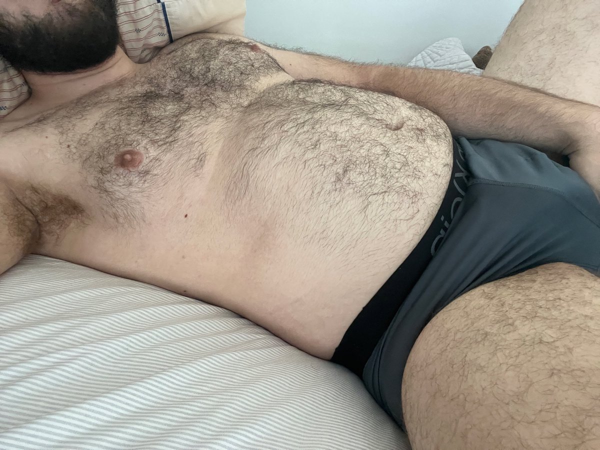 moe000online's tweet photo. I missed fbf… so Stocky boy Saturday? https://t.co/YpYR8L4Rdu