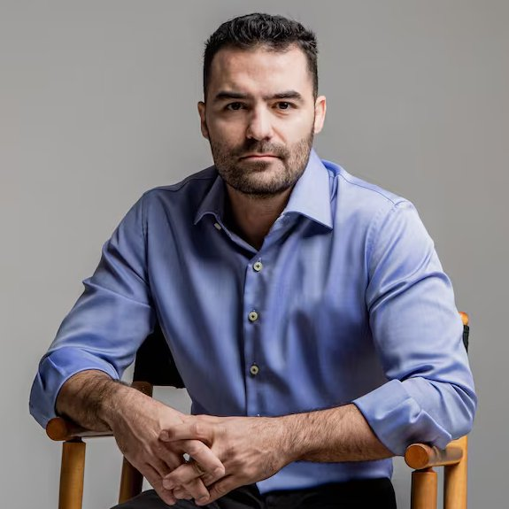 republiqueBRA's tweet photo. 🚨 💵 EITA! Arthur do Val (Mamãe Falei) questiona Tallis Gomes sobre a possível entrada de dinheiro estrangeiro em uma campanha eleitoral no Brasil:

🗣️ “Bom dia, Tallis Gomes. É só uma pergunta, beleza? Tem como me apresentar o Pedro da Rockbridge? Queria ser adulto também e ganhar comissãozinha trazendo grana gringa pra campanha aqui do Brasil. Isso não é crime, né?”