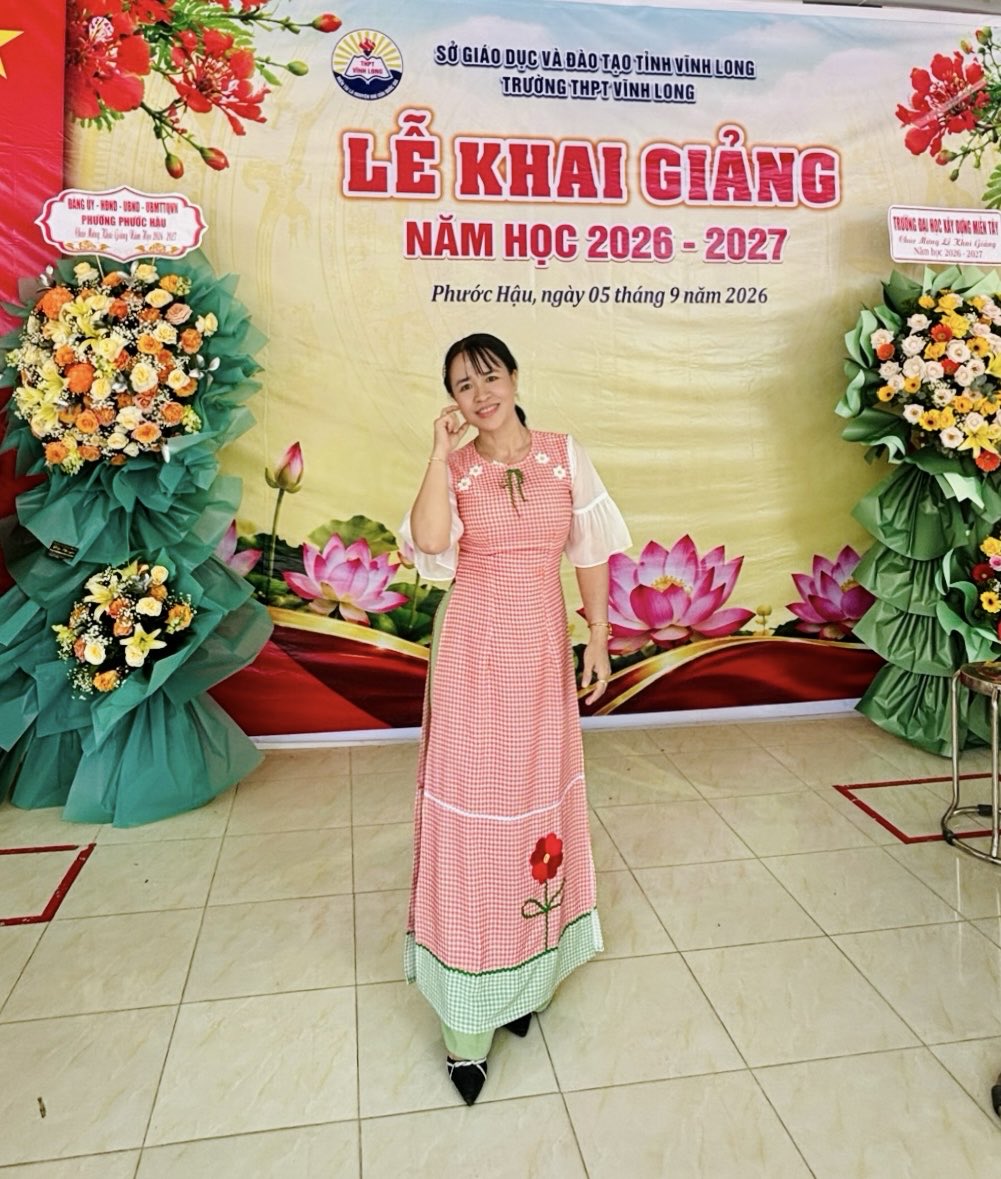 kimtuoc81's tweet photo. Hôm nay khai giảng !! https://t.co/mPa6OBxBkH