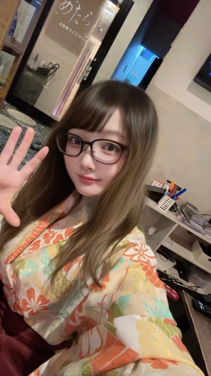 jnp_cd's tweet photo. 本日はご帰宅と各おぷありがとうございます(▭-▭)✨️店長になったけどあたらよにも入ってと言って頂けるのありがたいです😭あたらよさんが空いててクリダイが埋まってる日はぜひ入らせて下さい❣️❣️今日もいずみさんのフード食べ損ねた…🥲次回13日れいちゃんとあたらよ15時からいます👍 https://t.co/p7z8kQn7v4