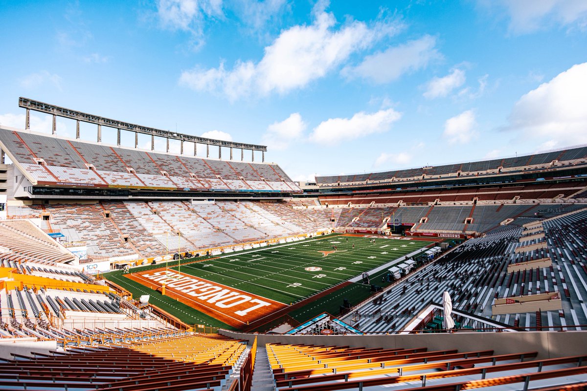 TXSTATEFOOTBALL's tweet photo. The stage is set📍

#EatEmUp https://t.co/XXITas5L4Z