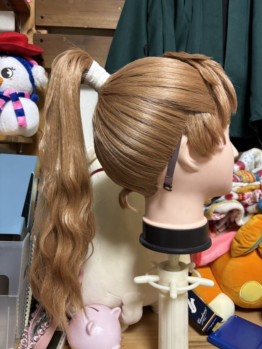 Noir__nor's tweet photo. ウィッグ褒めていただけること多いんだけど、ウィッグセット動画需要ある……？？？

ながぼの伊作ウィッグ(背景激ヤバ)おいとこ https://t.co/FtGRVyxJ7f