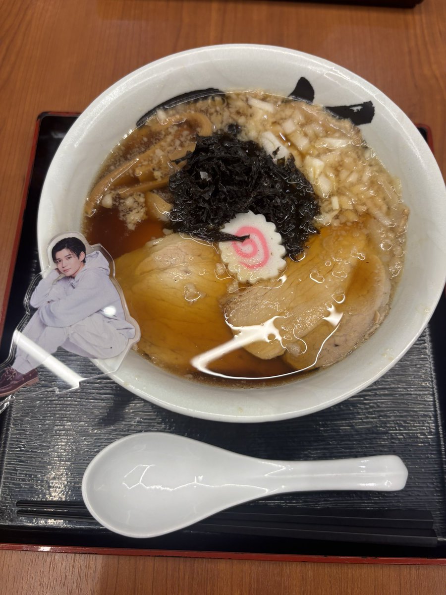 24E901's tweet photo. 担当がほとんど来なかったしチケット既視感ありすぎておもろかった🩷💛つかの間のけんとくんかわいかったよ〜😭😭🫵 https://t.co/kD22H1Jh2S