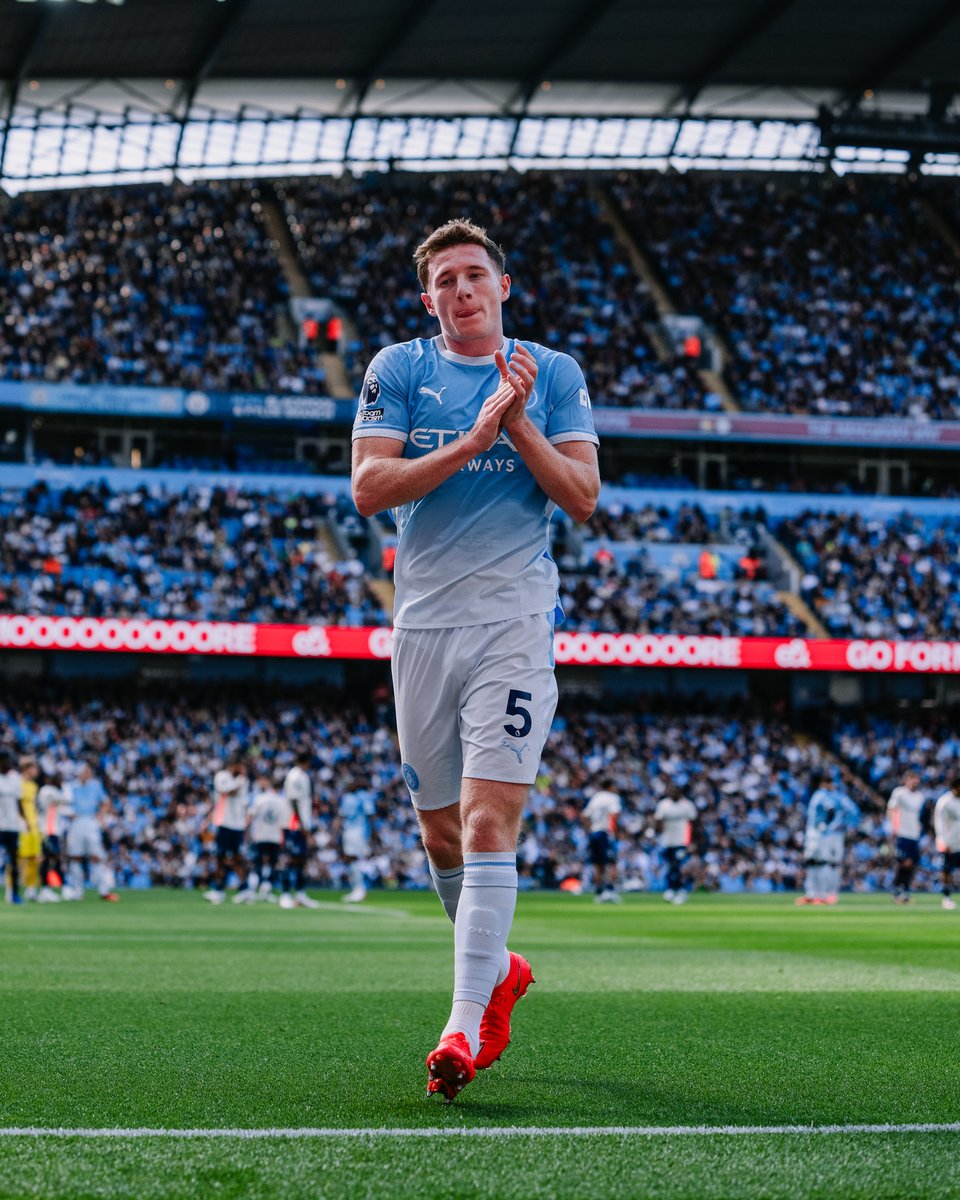 ManCityUS's tweet photo. Midfield masterclass on display. https://t.co/wZjnf1ySge