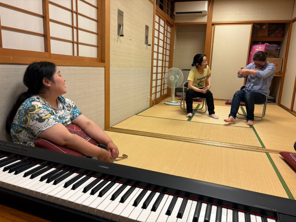 improsendai's tweet photo. 【ワークショップ】

インプロワークショップは
毎週水・土・日を中心に開催中🙌✨

お芝居をする人だけでなく、コミュニケーションを学びたい人や、学生さん、高校の先生、ミュージシャンも参加しています♪
以前、演劇をやっていて久しぶりにやりたくなった人もいらっしゃいませ～！🥰
↓ https://t.co/pz0n3zBlm4