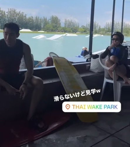 32Gyon's tweet photo. Oh, this has also never been explained what kind of friend goes swimming and playing in the water just the two of them, but when it comes to kasibook when invited he doesn't want to😭🤮
@fforcejs #fforce_ #kasibook #forcebook https://t.co/VdLHwEaBQW
