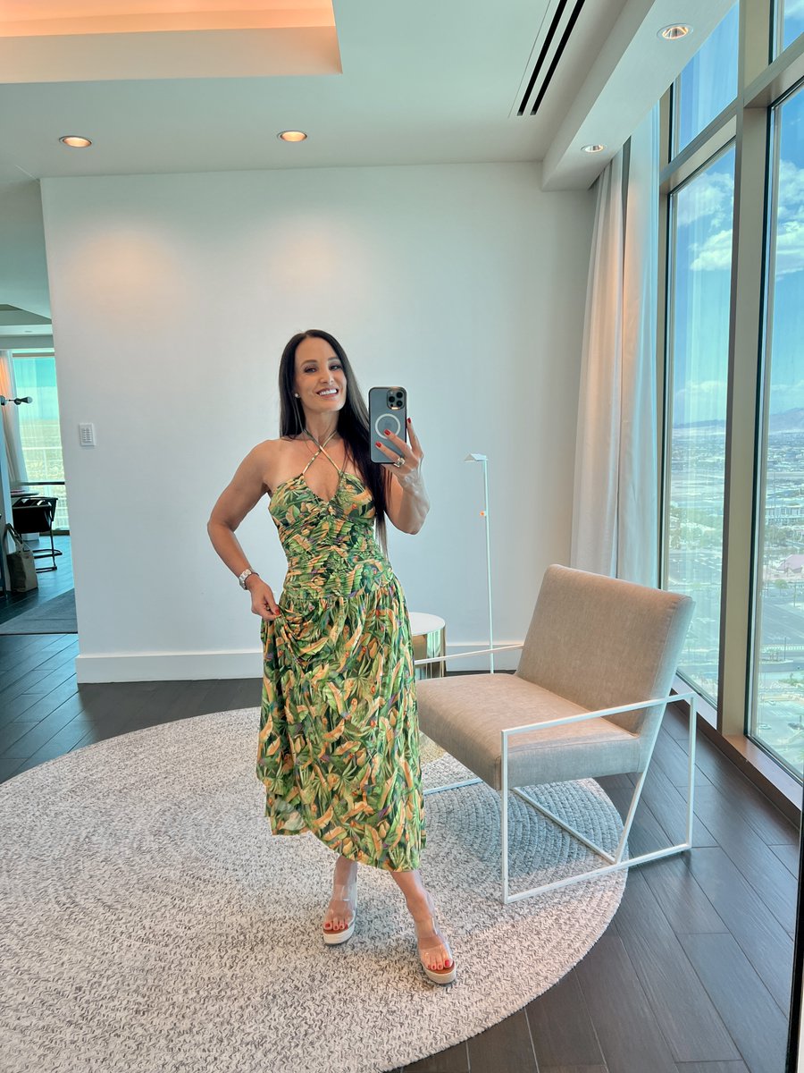 thereallisaann's tweet photo. Summer Sundress Vibes ☀️ 👗 https://t.co/e5v3Fg6Mdf
