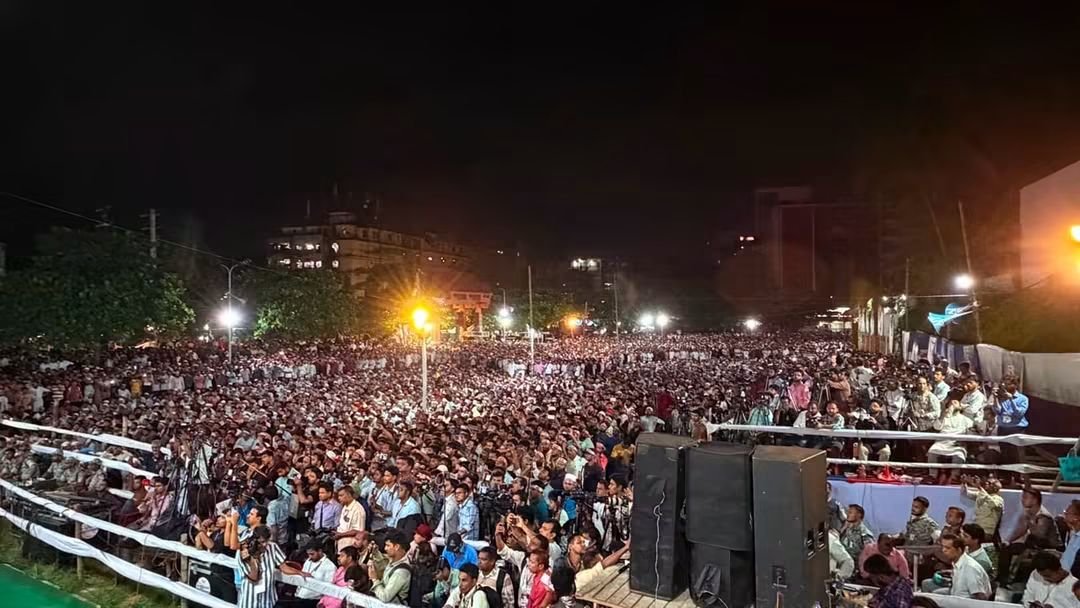 abdullahalkafi's tweet photo. ৬ দফা দাবি আদায়ে ১১ দলীয় ঐক্যের ঢাকা থেকে চট্টগ্রাম ‘লং মার্চের’ সমাপনী সমাবেশের স্থিরচিত্র.....
#DhakaToChattogram #LongMarch5Sept #LongMarch #Bangladesh https://t.co/loleuTL86E