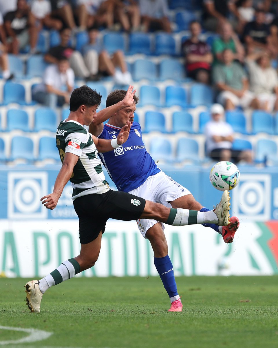 SportingCP's tweet photo. #SportingB | ⏯️ Recomeça o jogo no Estádio Marcolino Castro 🦁 VAMOS, EQUIPA! 💪
0-1 // #CDFSCP https://t.co/XAkAu9J6U3