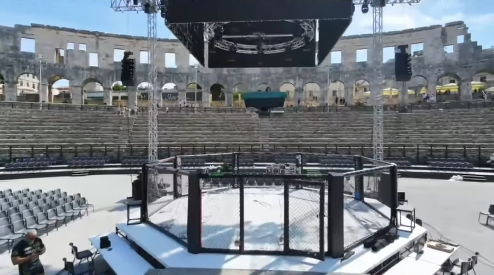 Barrelelapierna's tweet photo. Hoy Brave CF 108 en el antiguo anfiteatro de Pula en Croacia #Brave108 https://t.co/cvIqw9CDVC