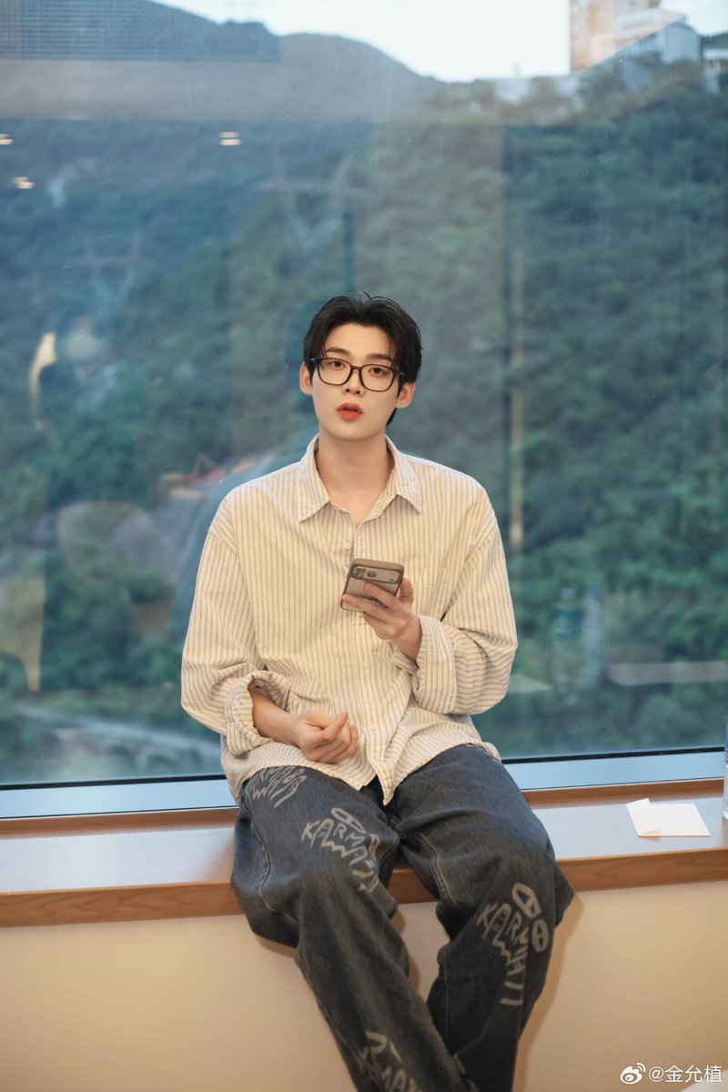 Kimyoonsik0518's tweet photo. 260906 김윤식 WB https://t.co/eNyqQUACei
