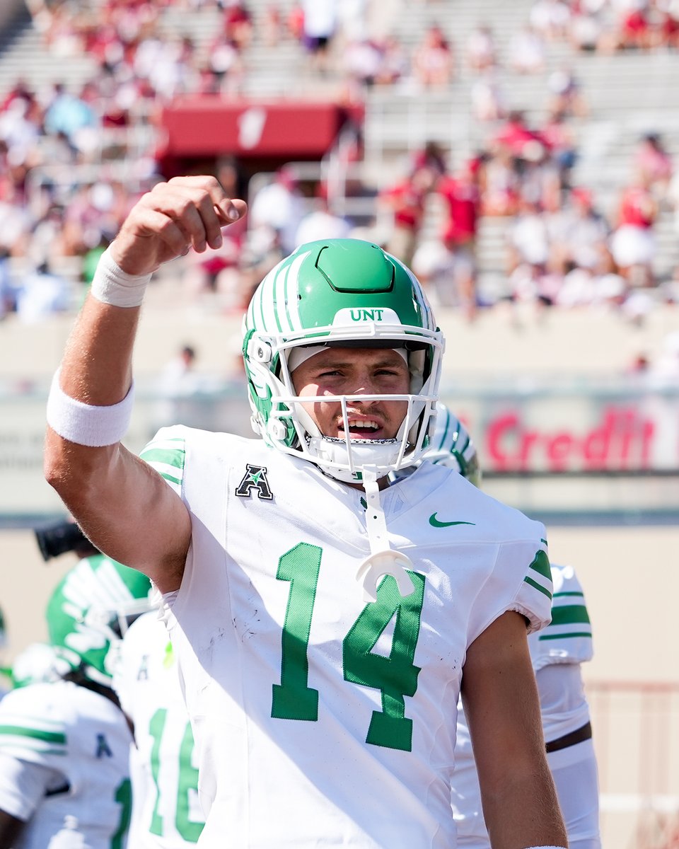 MeanGreenFB's tweet photo. Warmin up 🔥

#GMG🦅 https://t.co/s5KROKS2ye