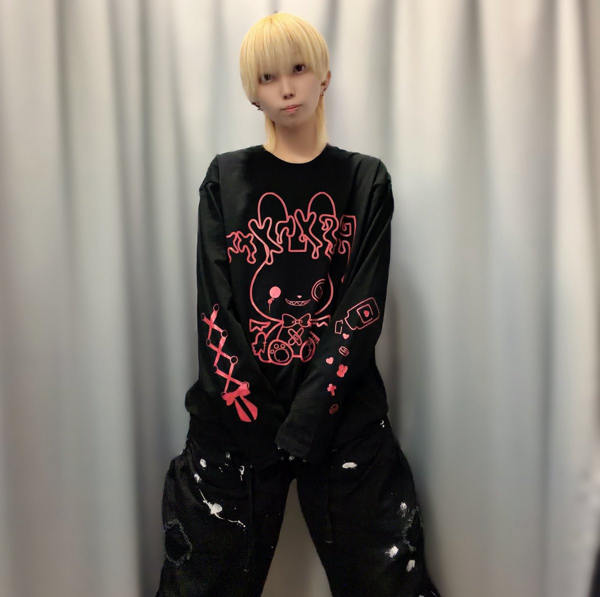 psynyxx_yuta's tweet photo. 一緒に協力してくれたバイトちゃんにも本当に感謝の気持ちでいっぱい。。
新商品がなかなか出なくて悩んでた時に一緒にデザインして考えてくれてPSYNYXXの新商品として素敵な商品が出来ました💫
みんなGETしてね！！
#サブカル #地雷系 #jiraikei #天使界隈 #中性 https://t.co/FQiJwu82IB